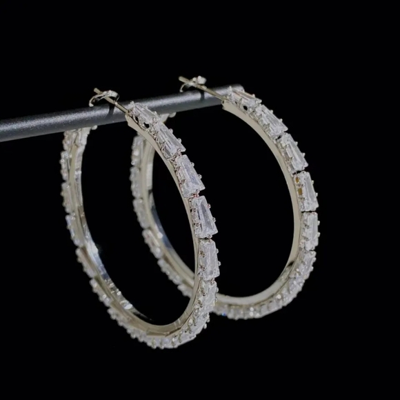 HOT SELLING! 925 Silver & Gold Options White Sapphire Hoop Earrings - Picture 10 of 11